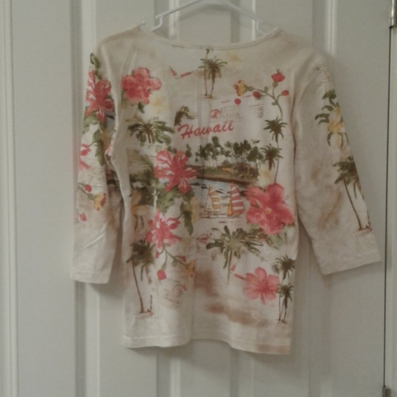 HAWAII 3/4 Sleeve top - Picture 2 of 4